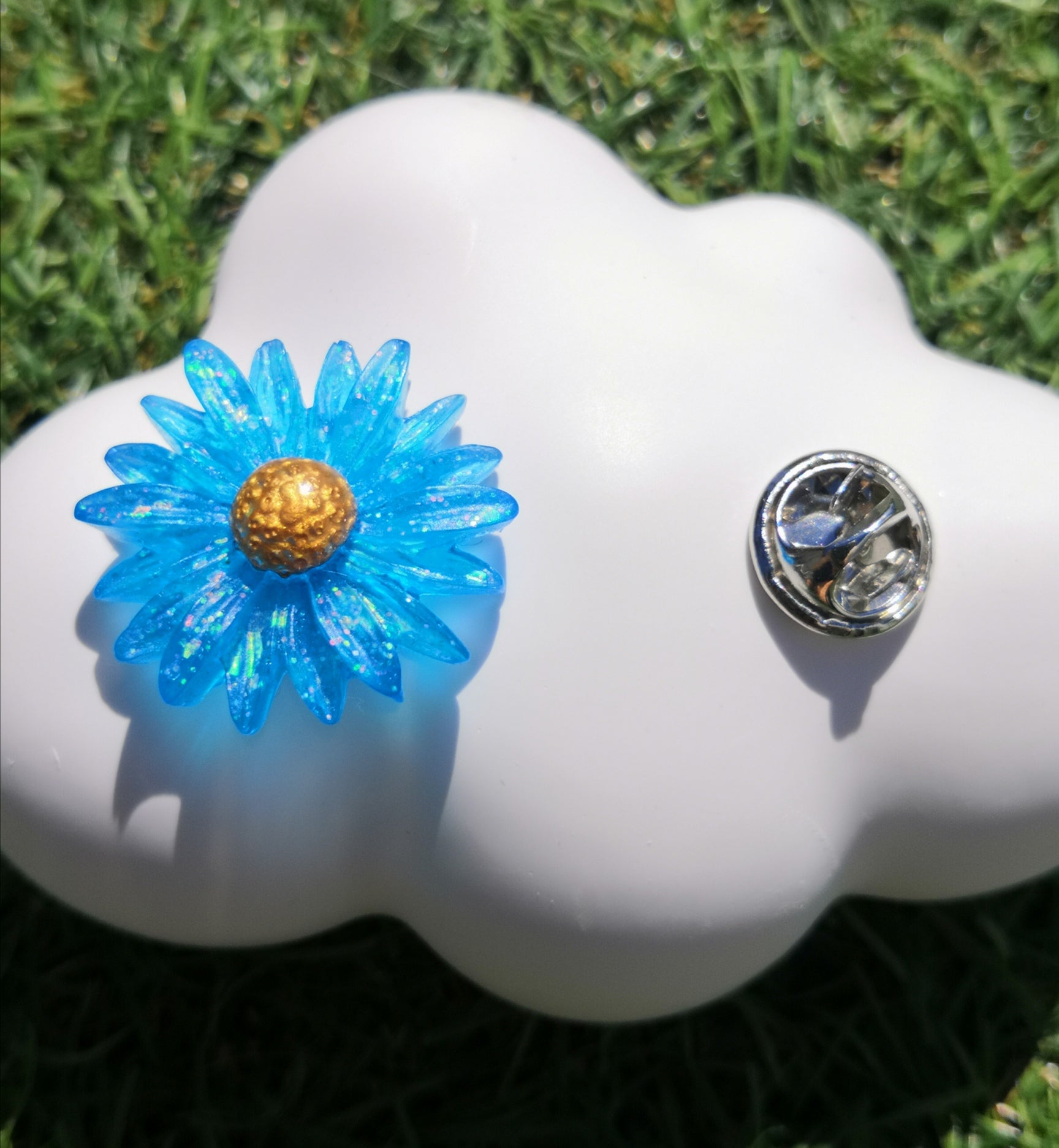 Pin's Marguerite Bleu